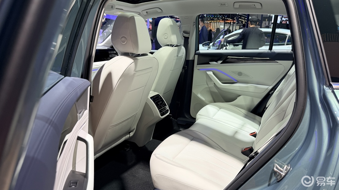 实拍途观L ePro，全新方向盘和女王副驾