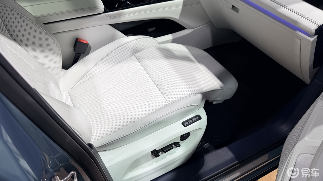 实拍途观L ePro，全新方向盘和女王副驾