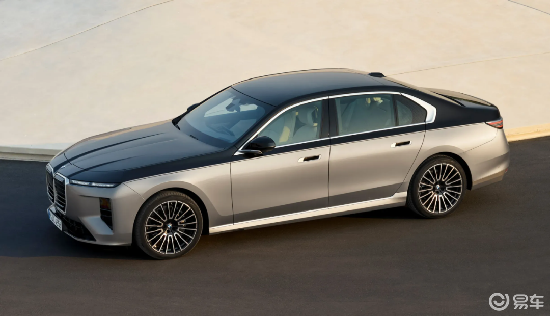 新款宝马7i7系首发！全景iDrive系统加持科技感爆棚