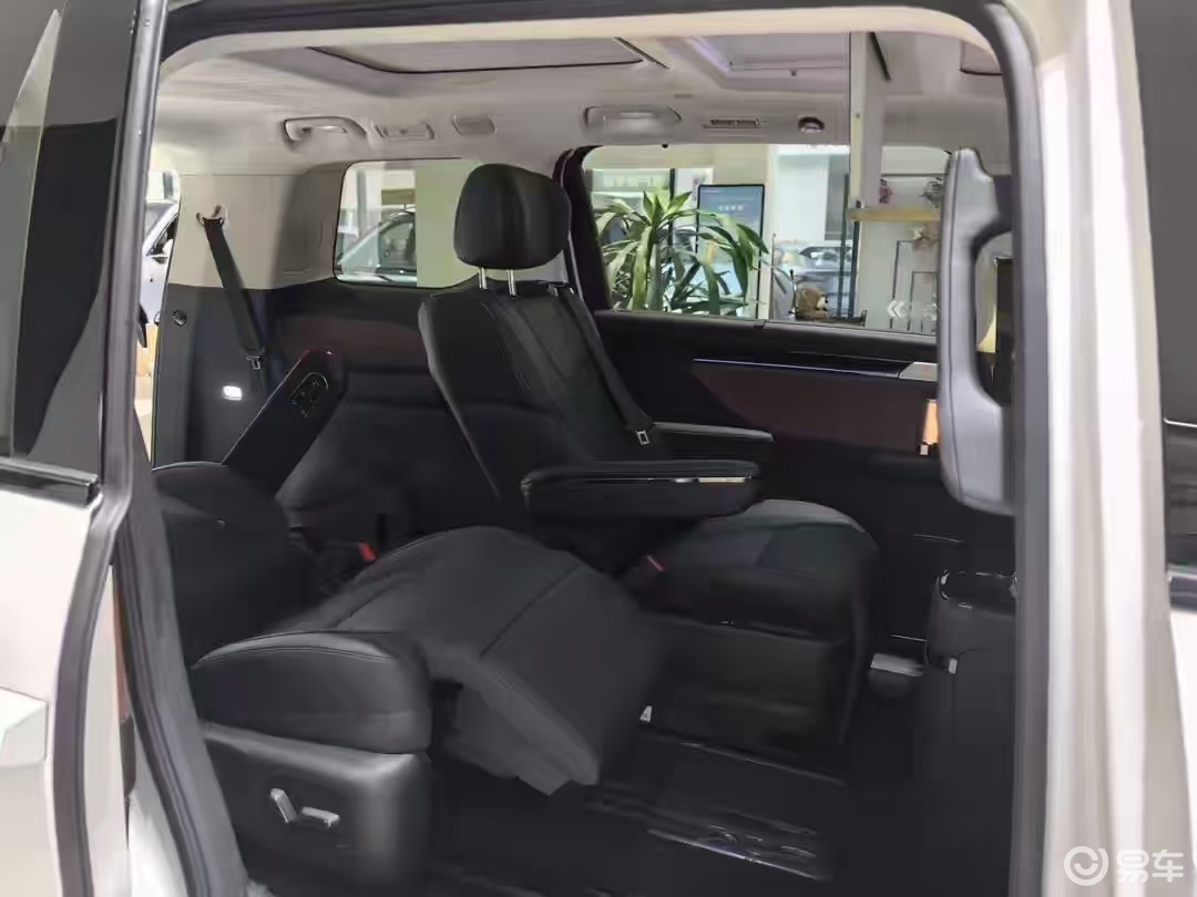全新传祺E8PHEV,8295芯片,电磁悬架,442马力