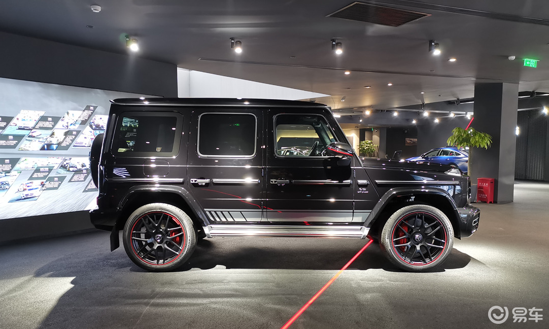 奔驰g级车灯_轴距_内饰