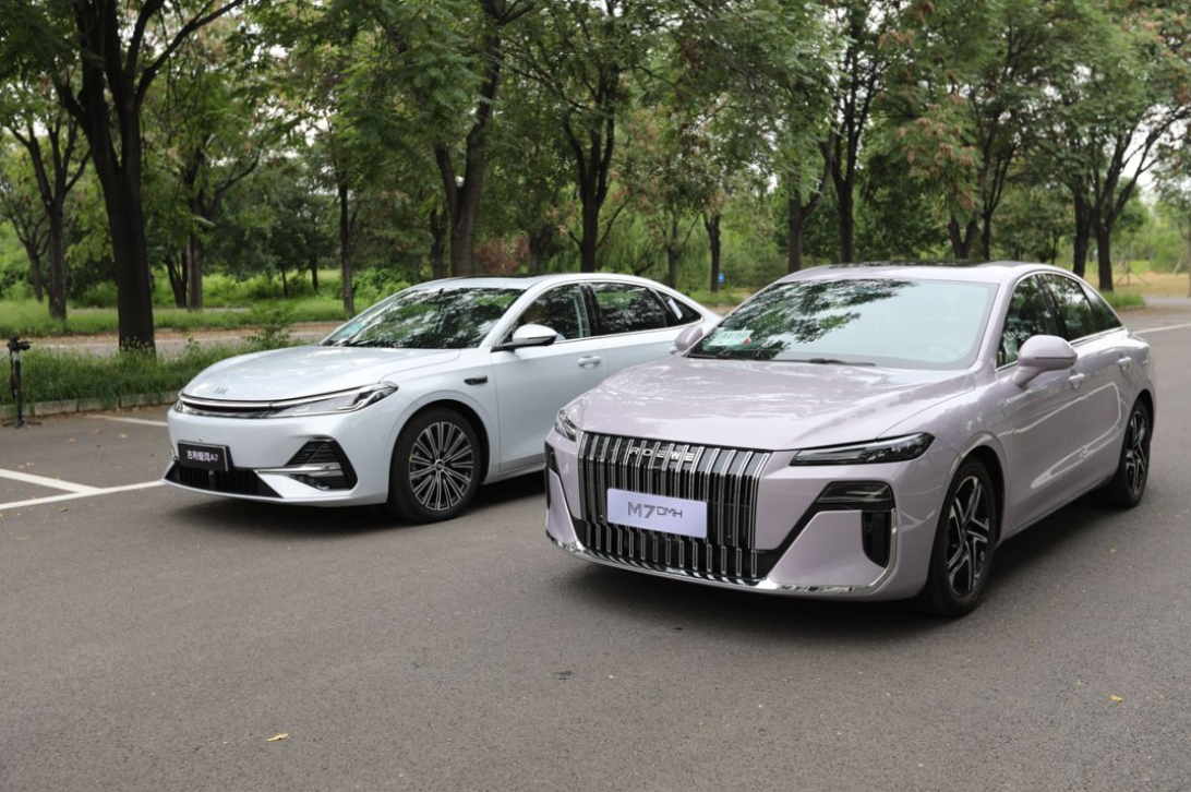 双车通勤实测：荣威M7 DMH才是职场女性冬季出行神器