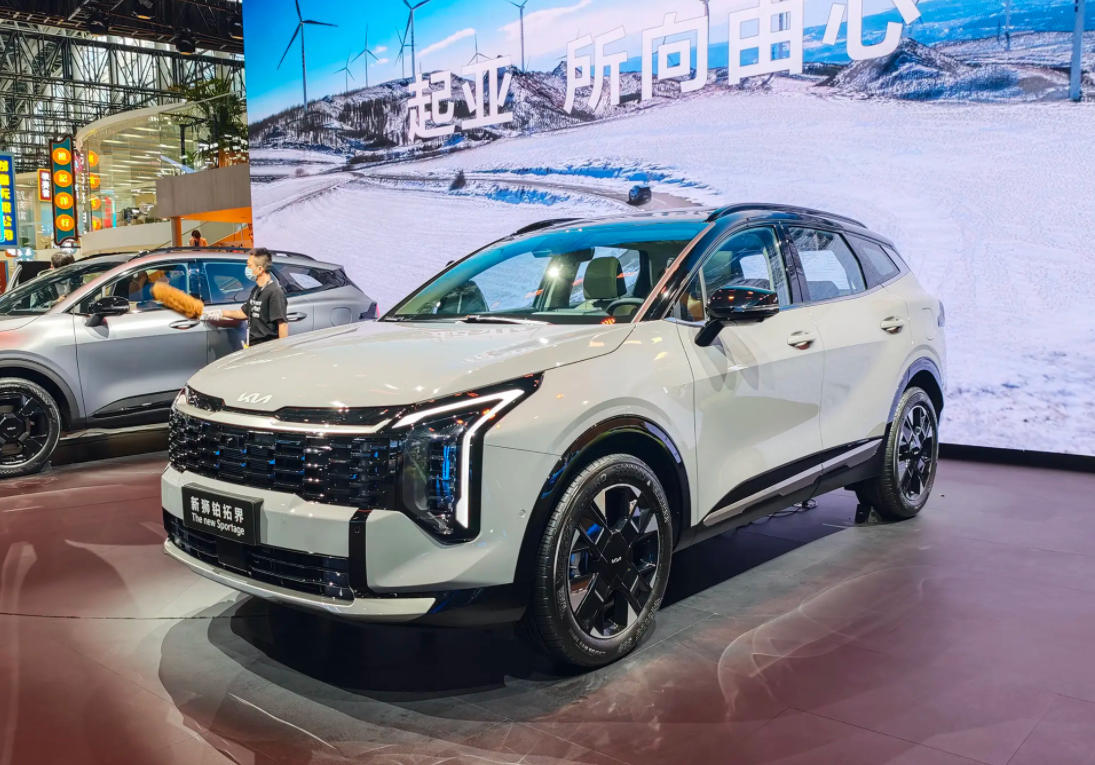 2026款起亚狮铂拓界对比老款,10.99万