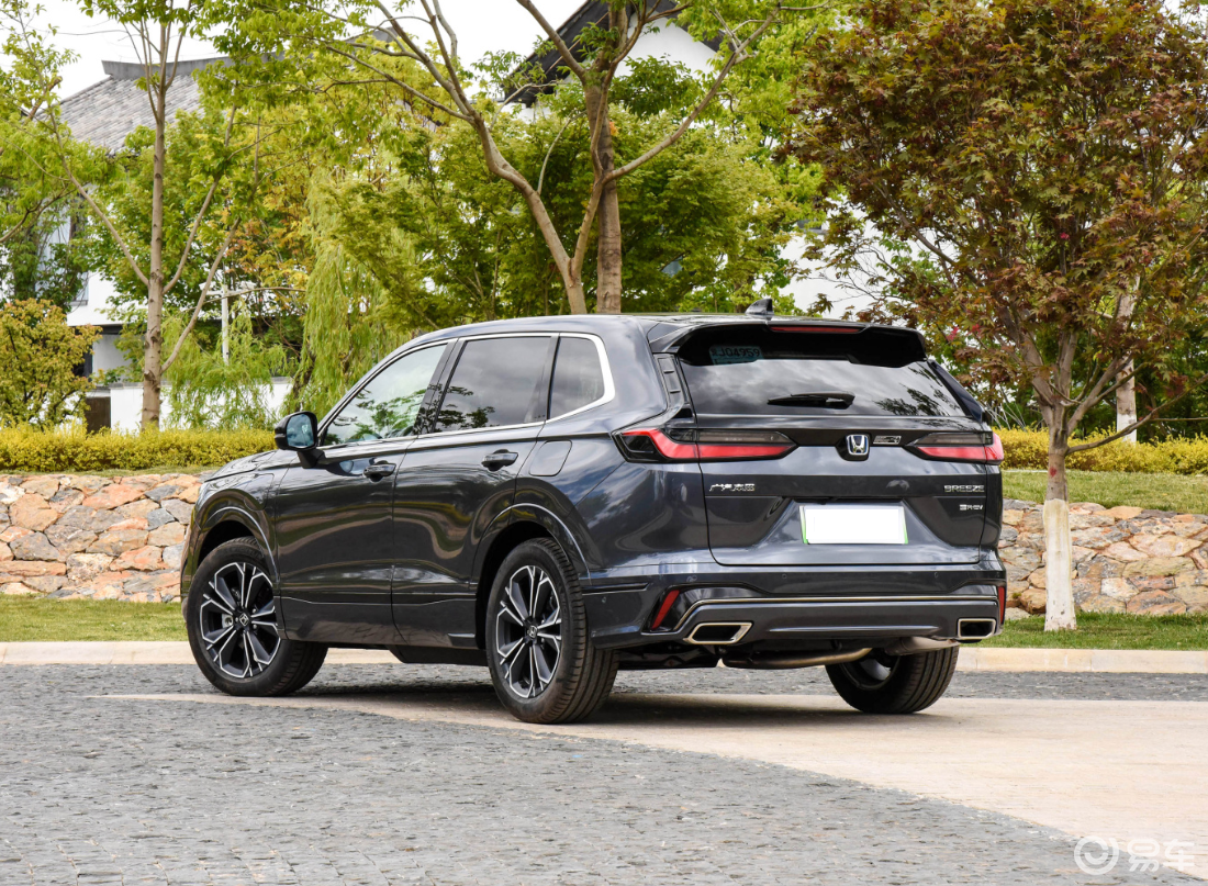 当前位置:>易车>皓影锐·混动e 泊车摘要>摘要详情>内饰方面,全新皓影