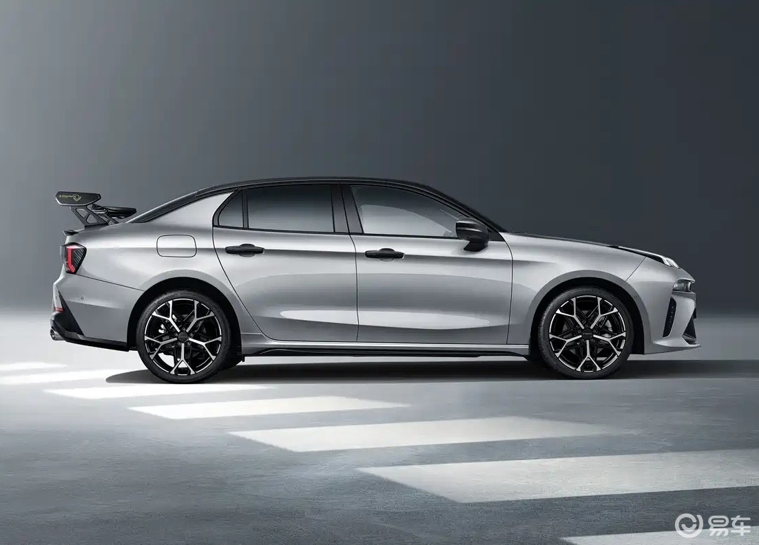 领克03大尾翼版官图！设计战斗拉风，尾翼三段可调