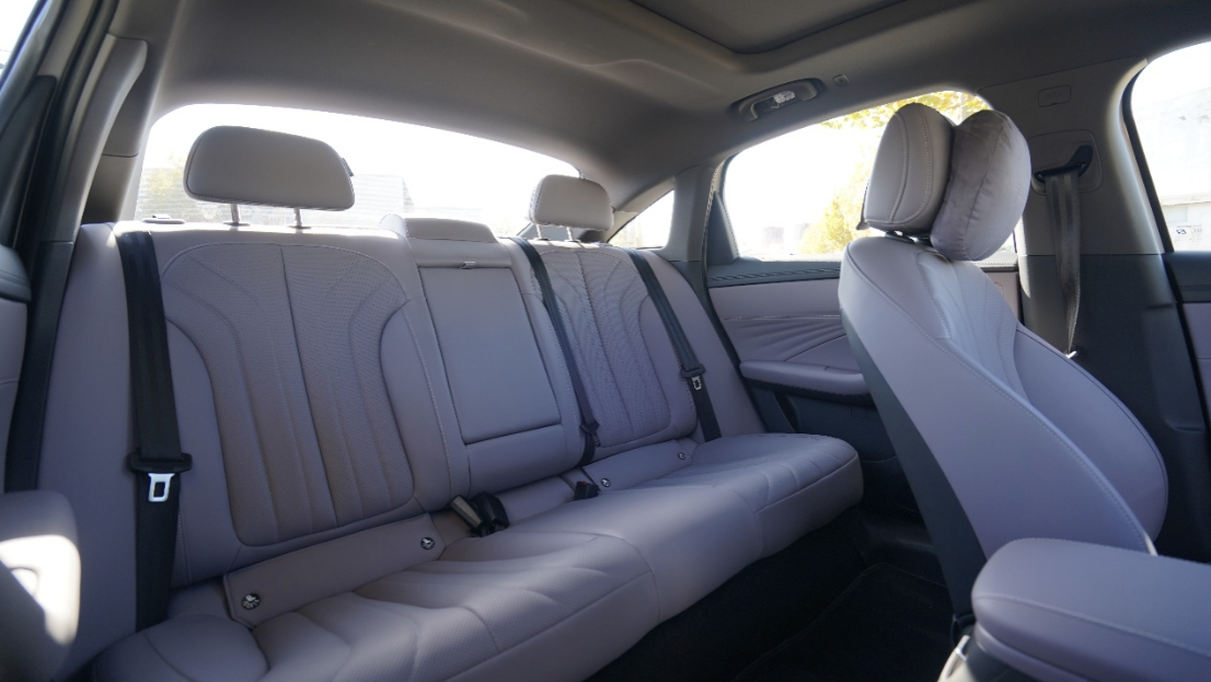 荣威M7 DMH与银河A7的10万级家用车对决