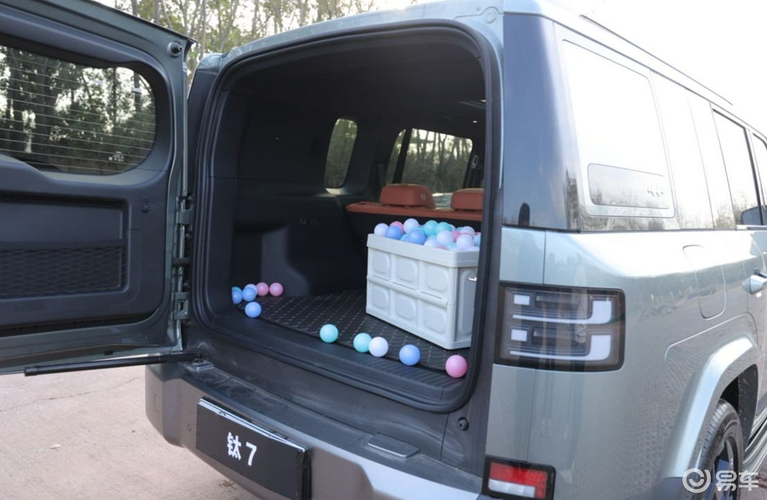 方盒子运动会实测:深蓝G318对比钛7,谁更配无忧穿越