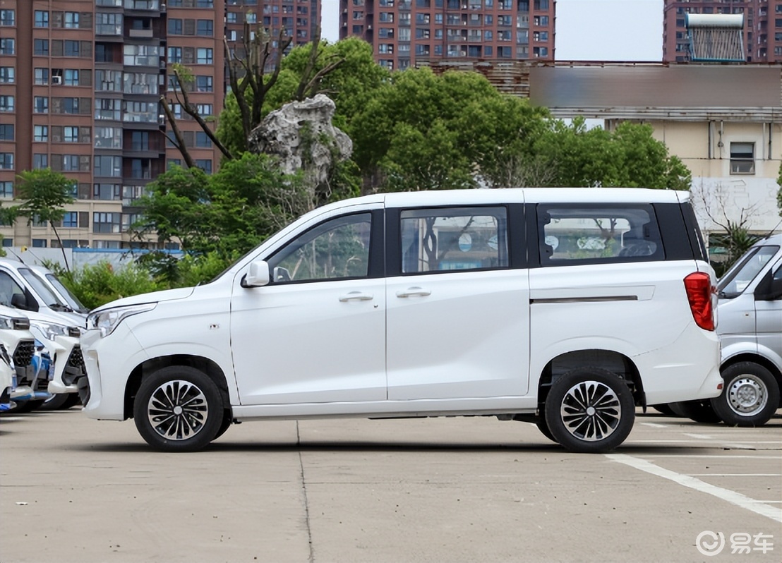 五菱佳辰参数配置详情风光380_易车知识库