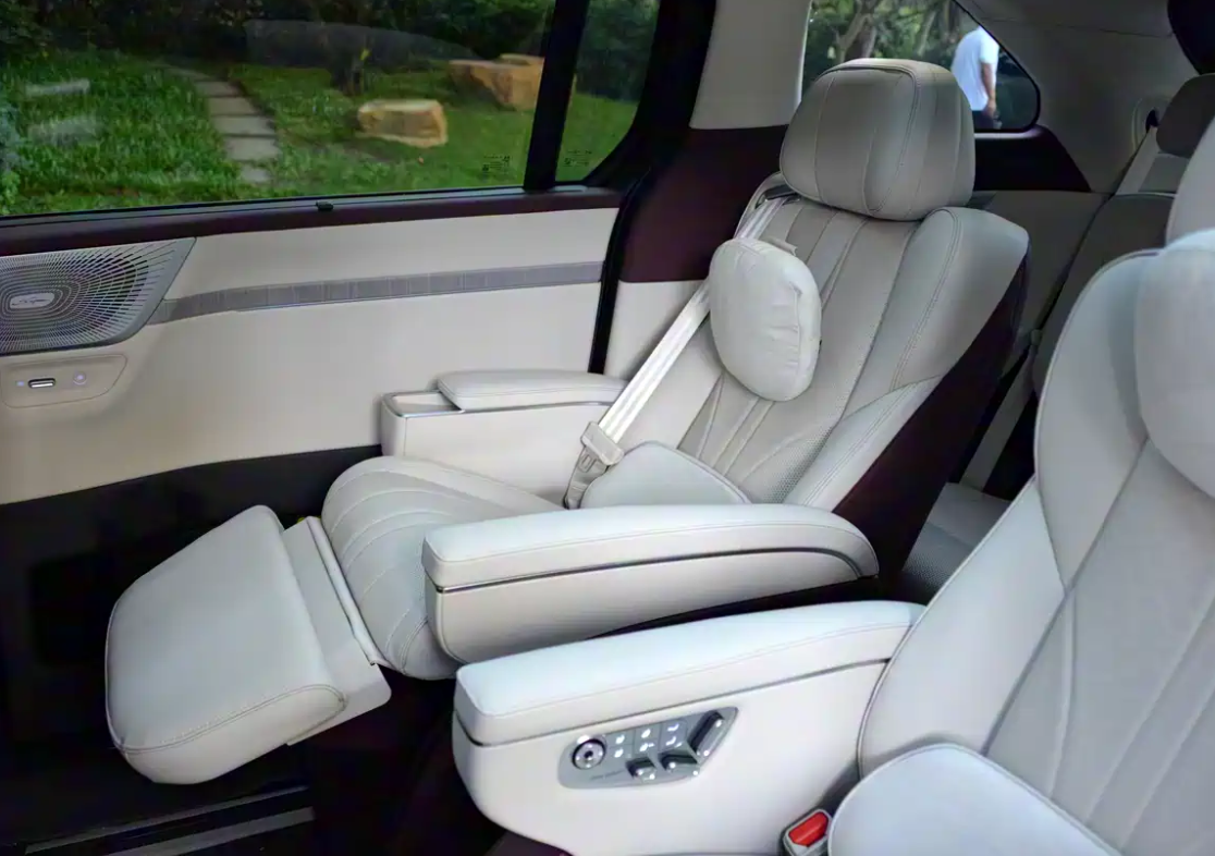 小鹏X9增程版预售35万元起,续航破1600公里的MPV