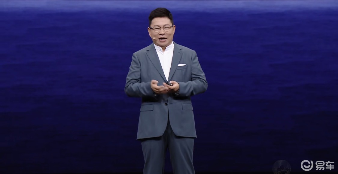 鸿蒙智行首款旗舰MPV 智界V9重塑MPV市场格局