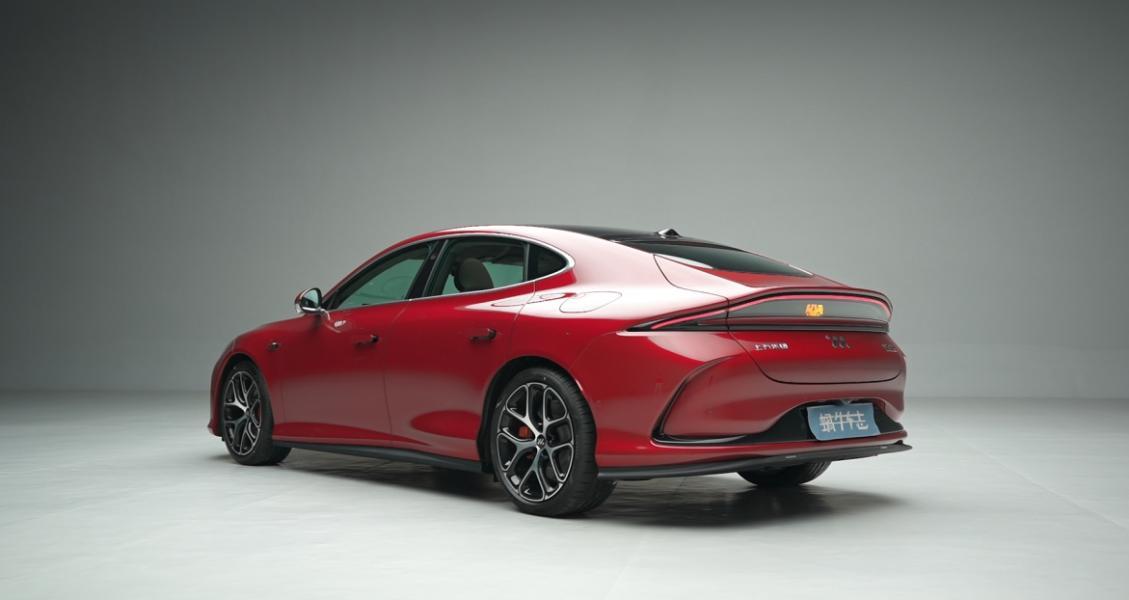 极氪007、小米SU7和智己L6萌哥告诉你怎么选不纠结！