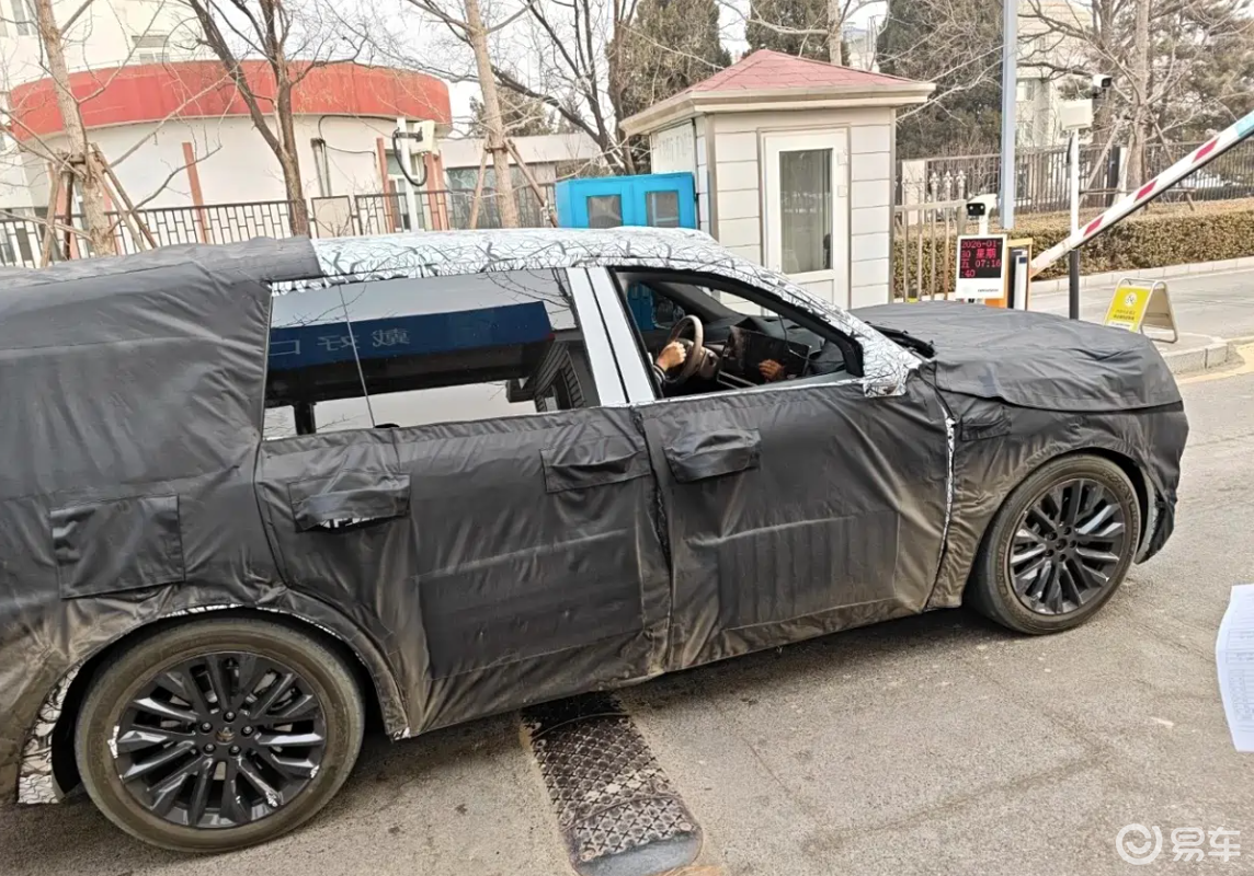 全新理想L9路试谍照曝光，外观内饰全方位提升，4月亮相