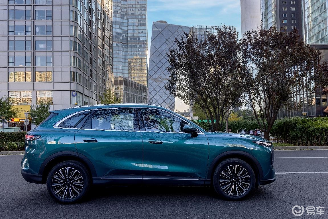 燃油车反击，全新瑞虎8支持前/后/四驱，9.29万起