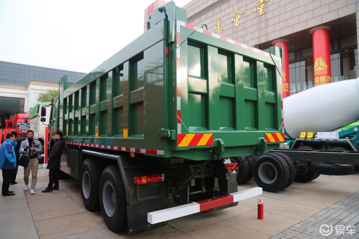 经典豪沃装配混合动力 渣土车迈入国六时代