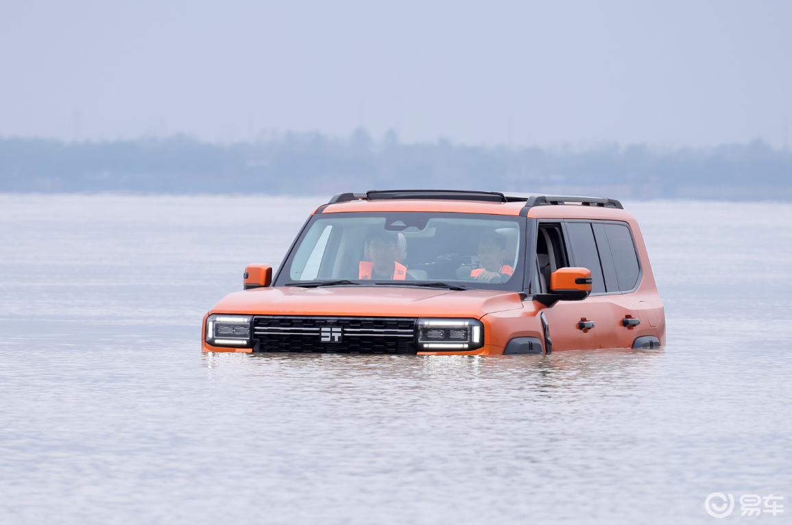 可爬坡可渡江可制氧 纵横G700限时置换价30.49万起