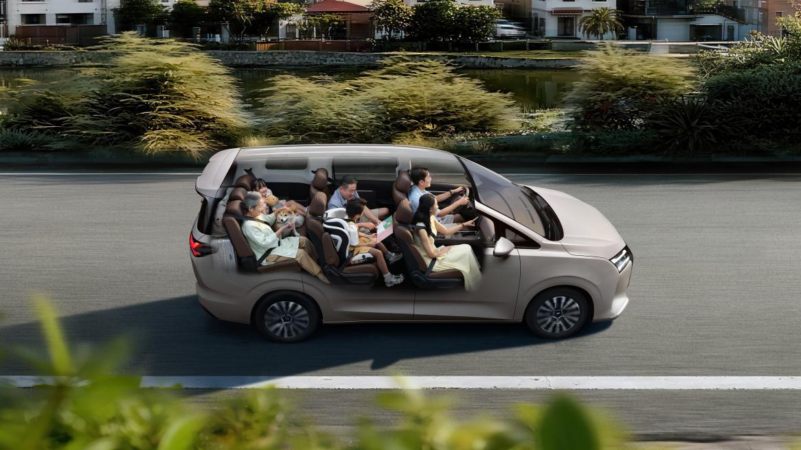 7.3万元起售！ 五菱“人民的MPV” 星光730上市