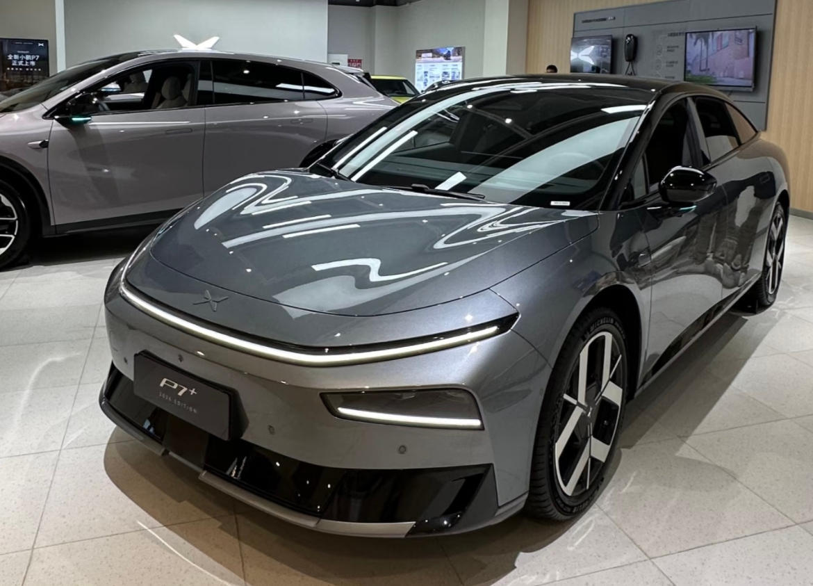 小鹏P7+增程版对比纯电版，增程器谁家的？45L大油箱