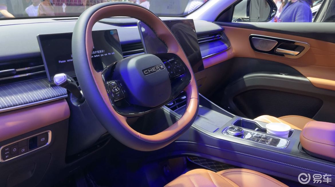 昆明车展奇瑞双车齐发:风云T11与第五代瑞虎8震撼上市