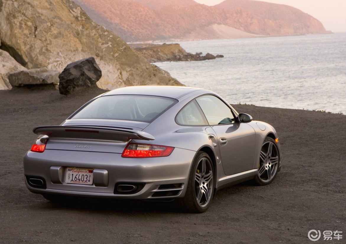 保时捷911发动机_进气歧管