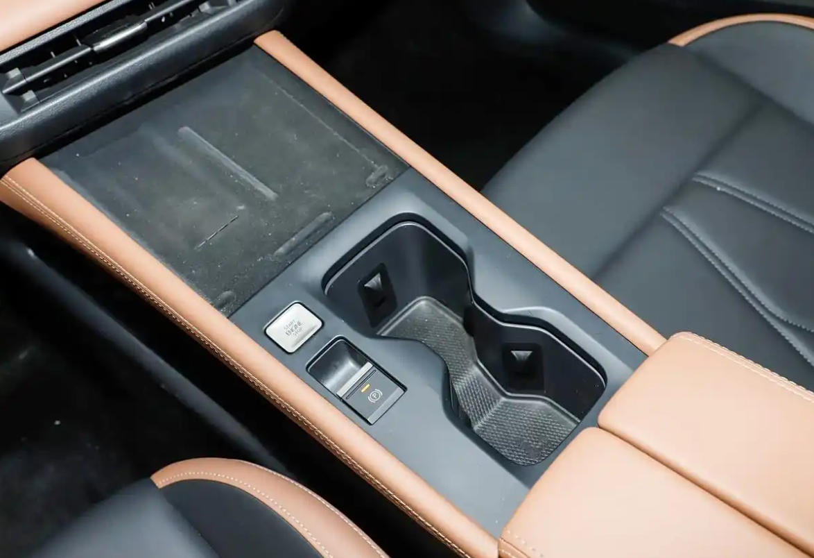 大众速腾S对比速腾L，6AT回归，三大件都不一样