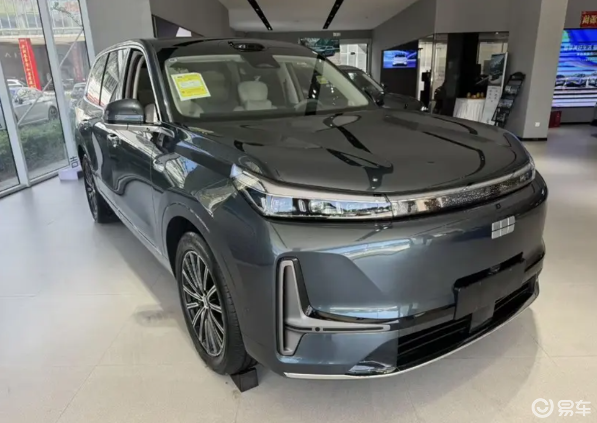 大六座SUV“搅局者”出现，吉利银河M9装修挺豪