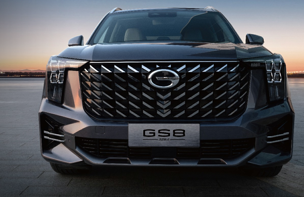 外观方面,2024款广汽传祺gs8延续了现款车型的外观设计,继续提供龙鳞