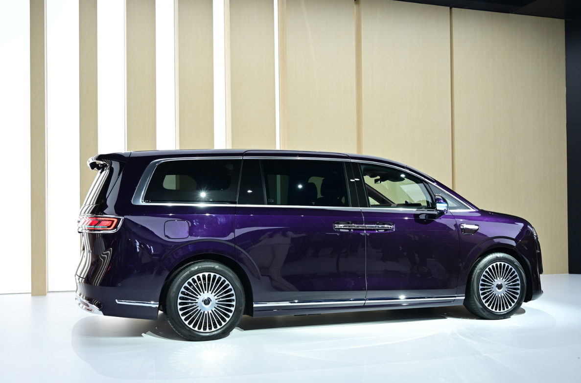 配后轮转向+双腔空悬,智界V9四月下旬即可试驾!