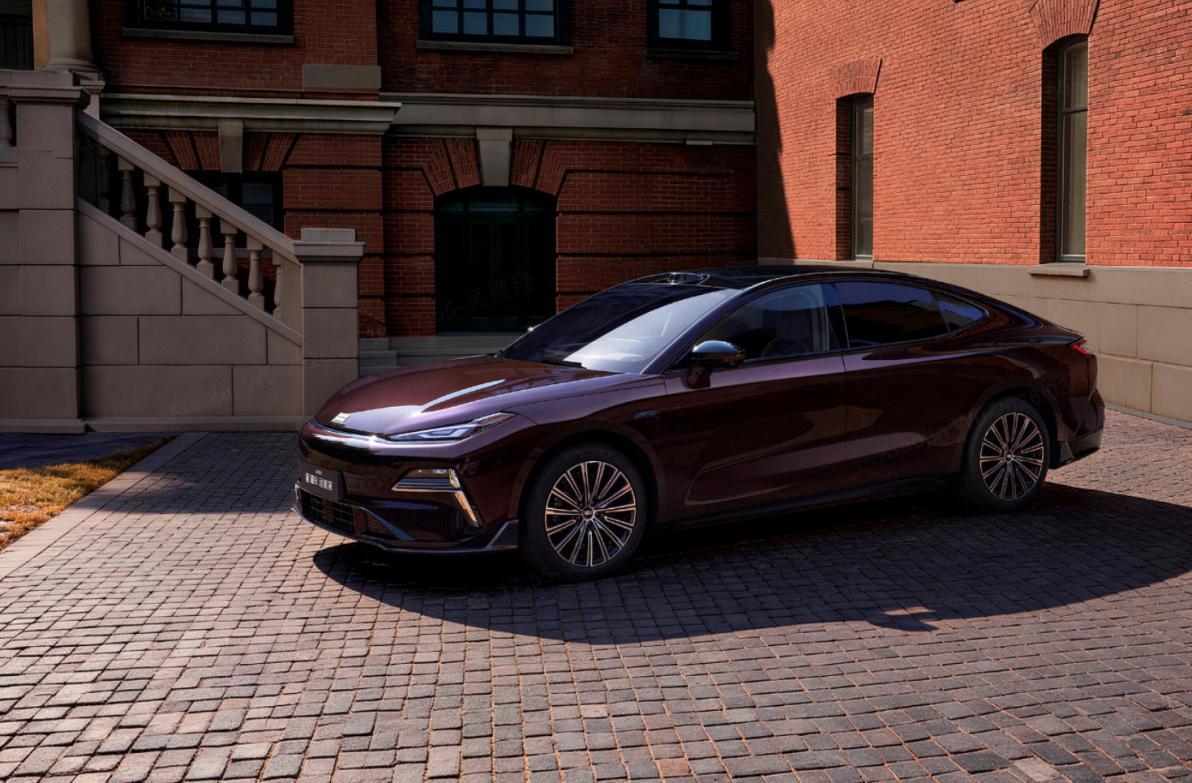 油电同价最优解？对比星耀8远航家、汉DM-i、风云A9L