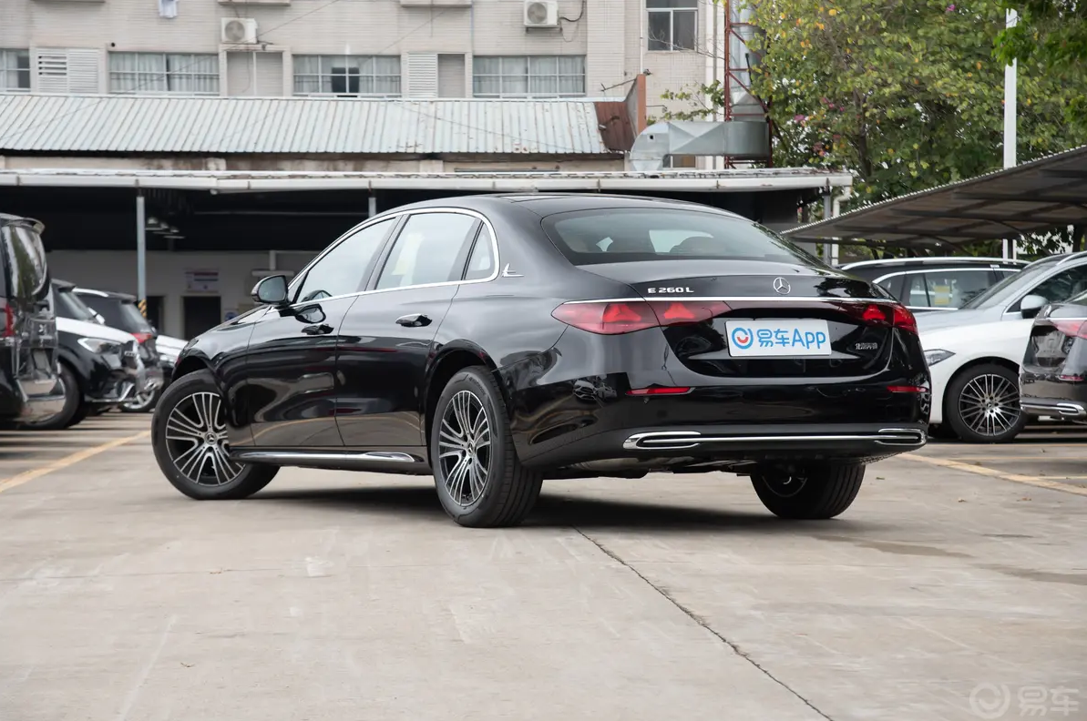 30多万预算买C级车？沃尔沃全新S90 VS 奔驰E级