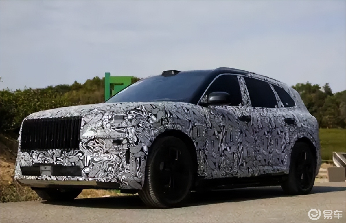 舍弃隐藏把手，极氪8X带三电机，冲刺40万级，配6C电池