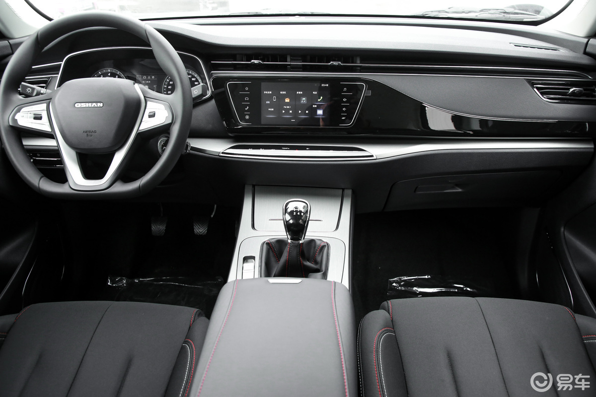 易车 长安欧尚x7车漆摘要 摘要详情首先,重点解读长安欧尚x7的内饰