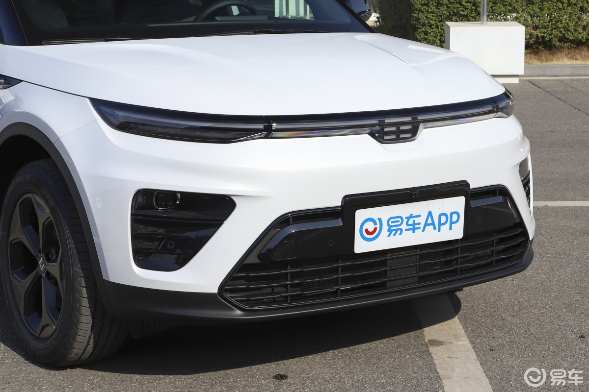 天际me5空间-车标-车尾-易车