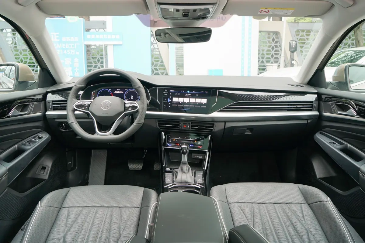 帕萨特车尾-内饰-方向盘-易车