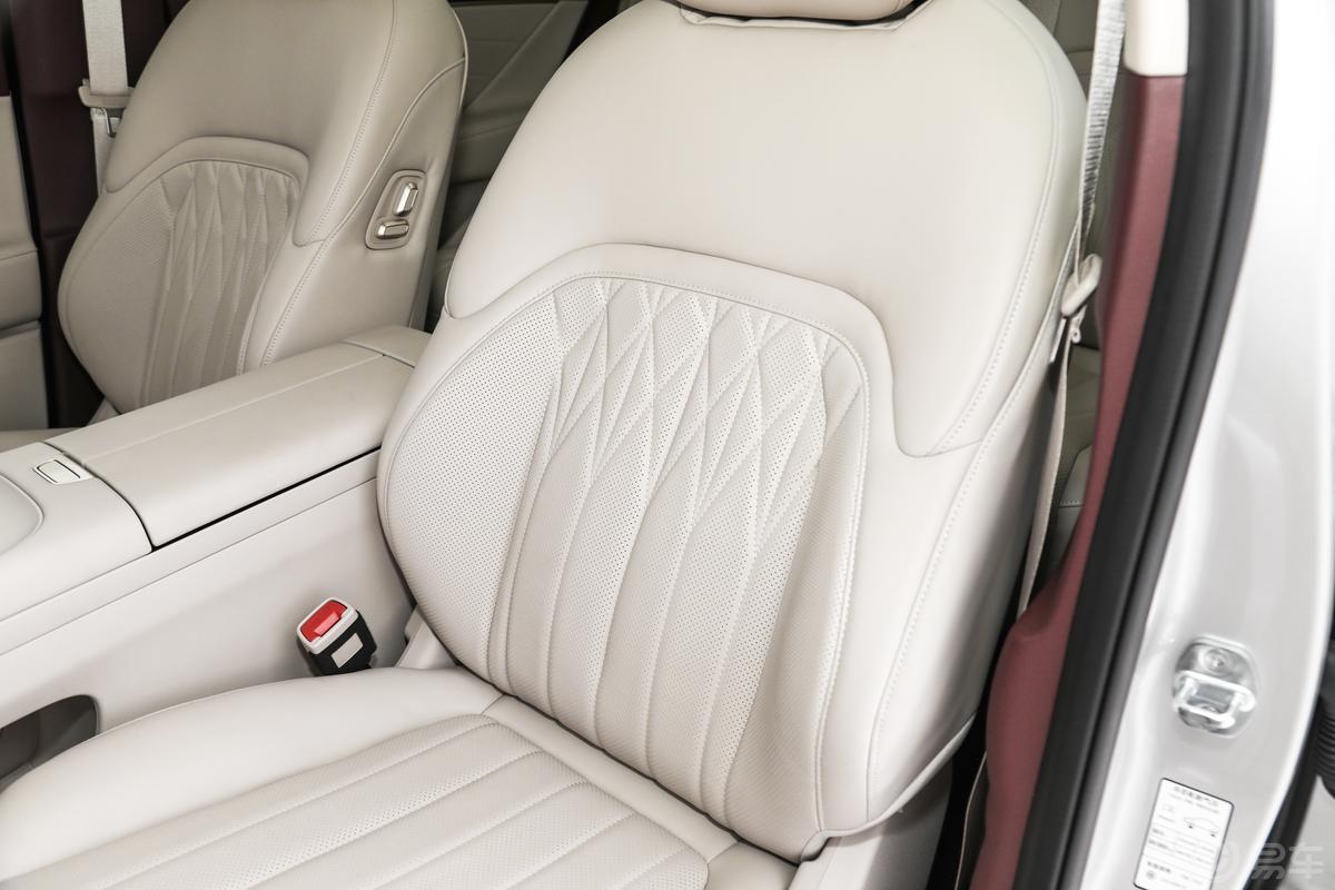 15 万级SUV“卷王”之争！风神L8 VS 启源Q07