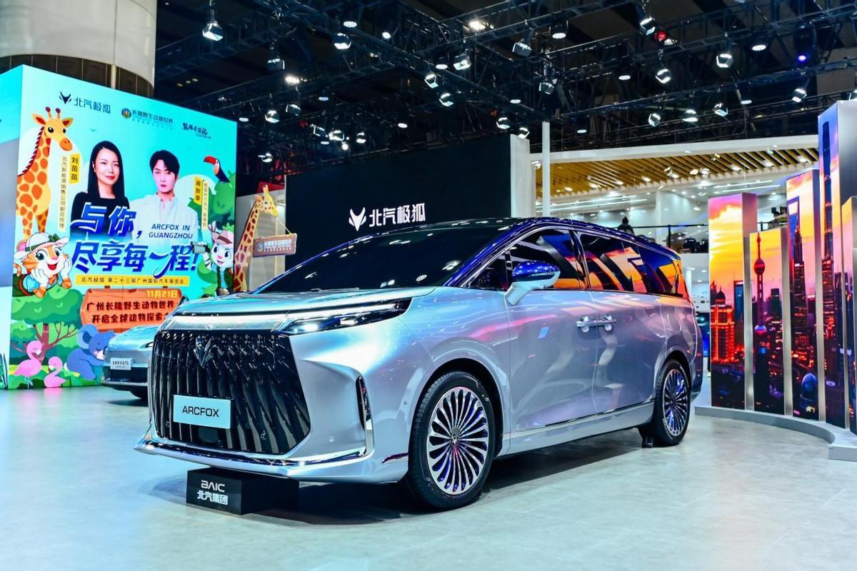 或售30万元！增程动力，7座布局，极狐N80KS实车曝光