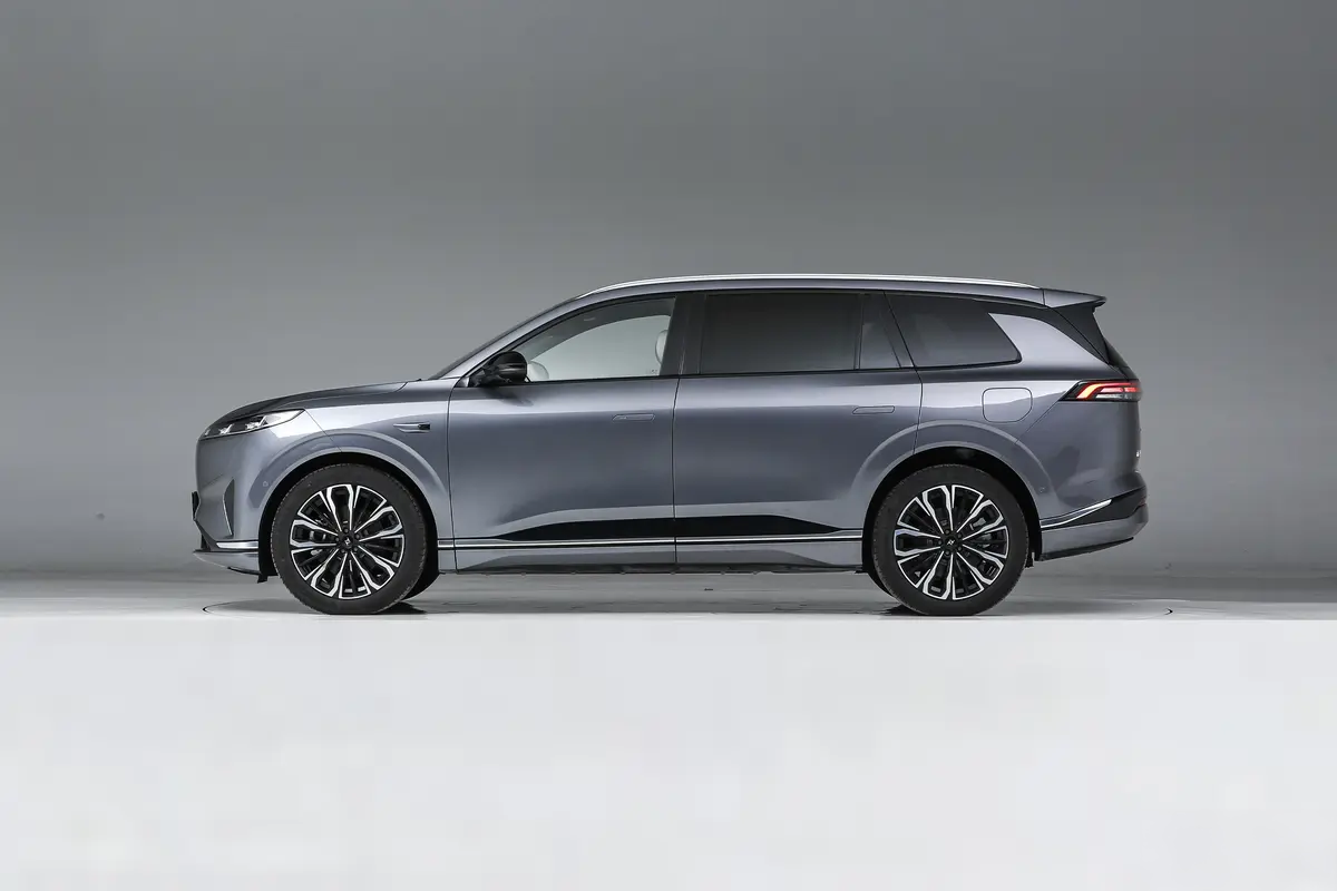 谁才是真有性价比?东风奕派eπ008对比零跑C16