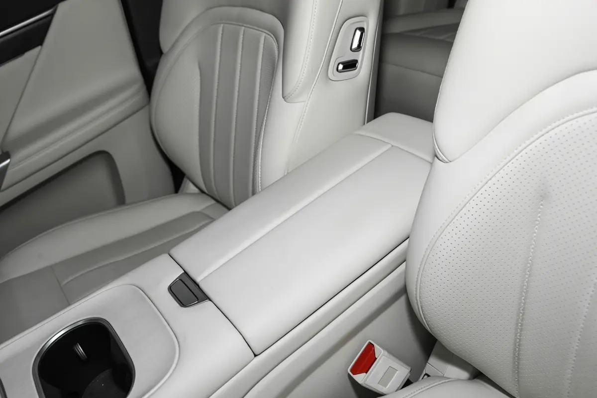 谁才是真有性价比?东风奕派eπ008对比零跑C16