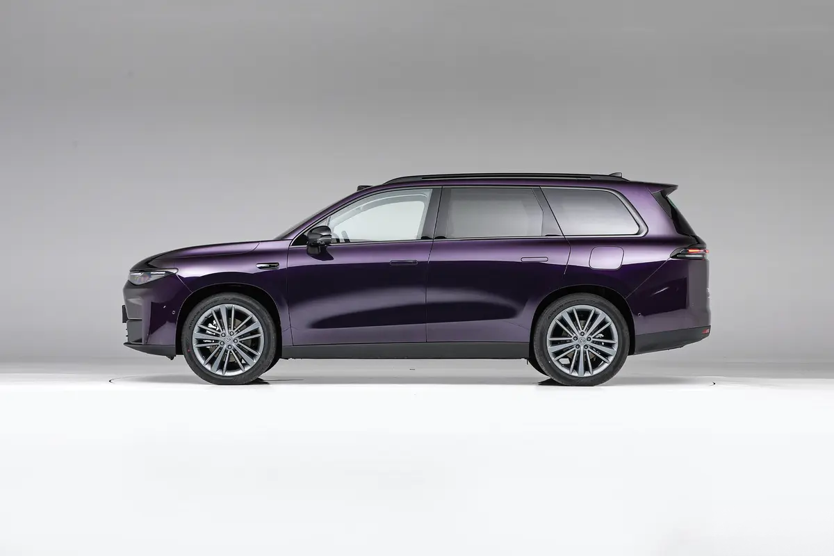 谁才是真有性价比?东风奕派eπ008对比零跑C16