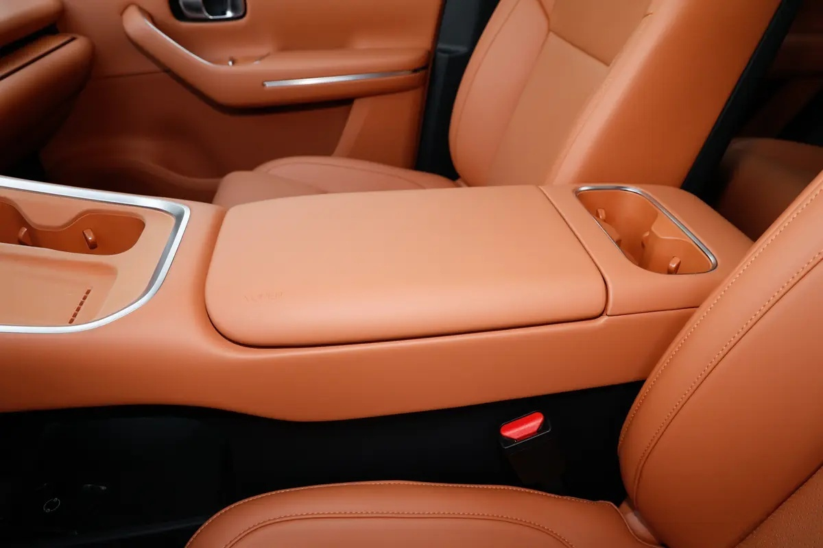 谁才是真有性价比?东风奕派eπ008对比零跑C16