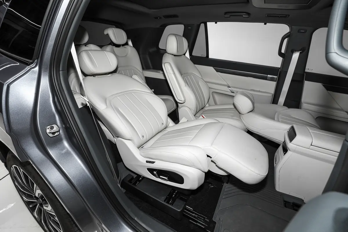 谁才是真有性价比?东风奕派eπ008对比零跑C16