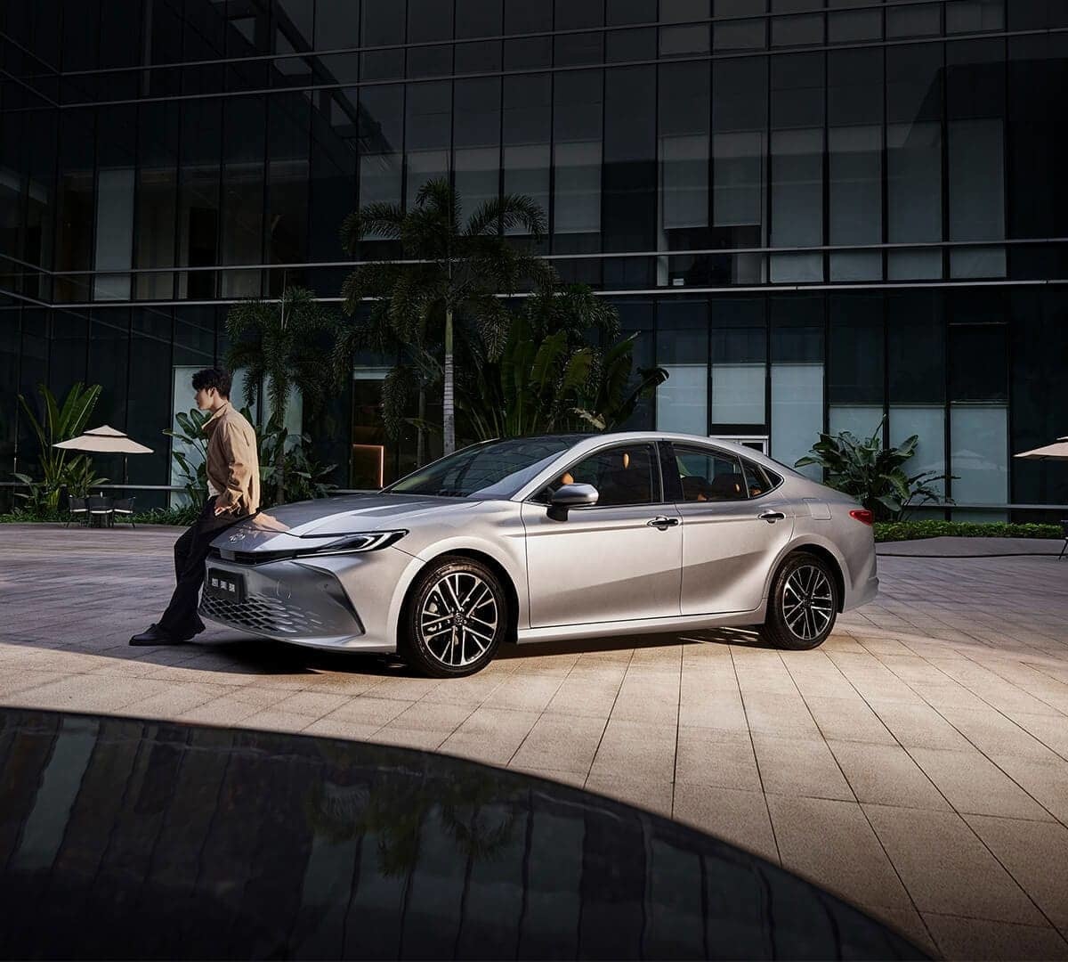 广汽丰田凯美瑞运动PLUS版磨砂金上市20万级运动家轿