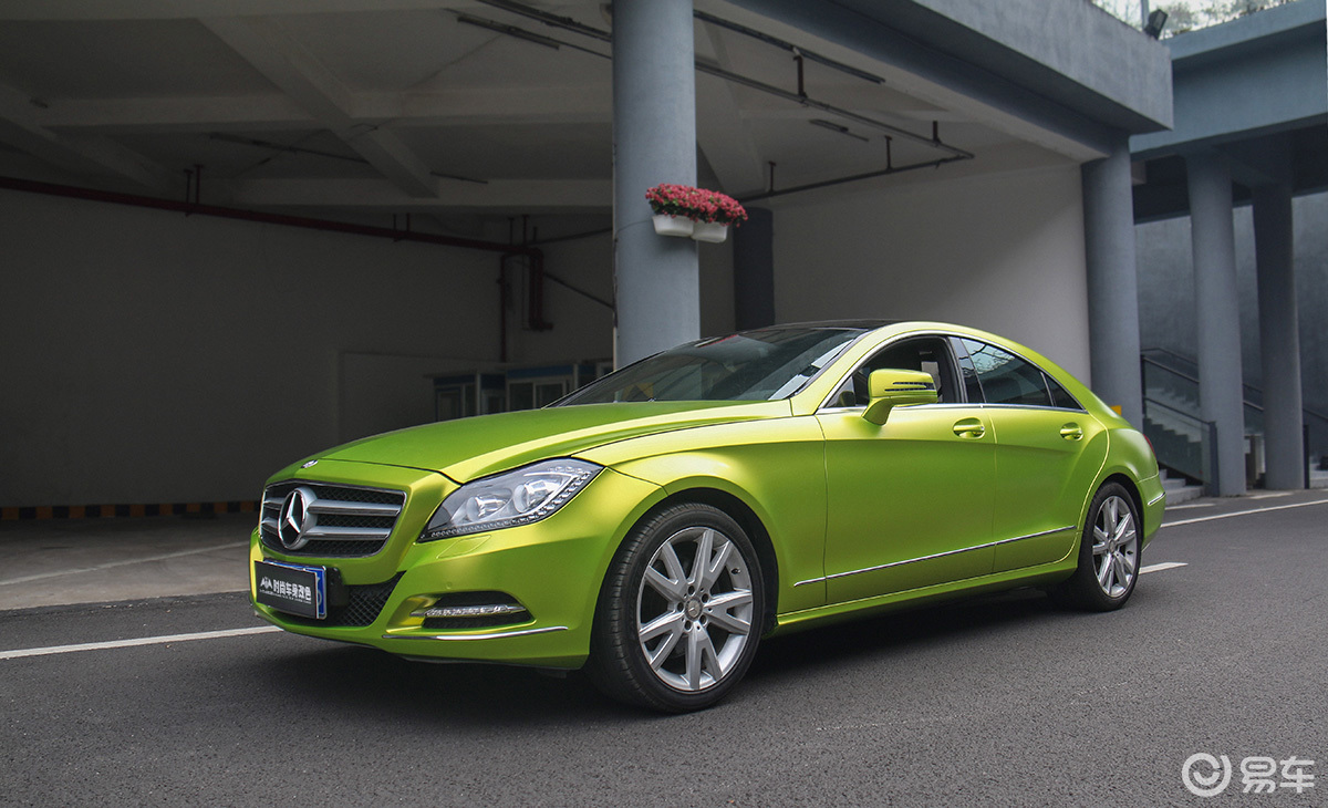奔驰cls300车身改色电光荧光绿