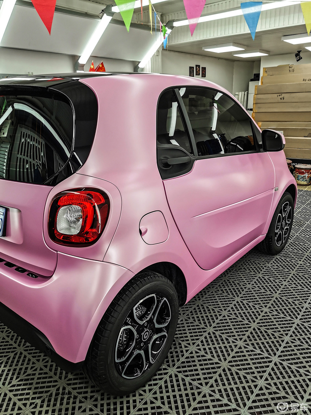 奔驰车身改色电光樱花粉 rg瑞集改色膜河北石家庄店出品