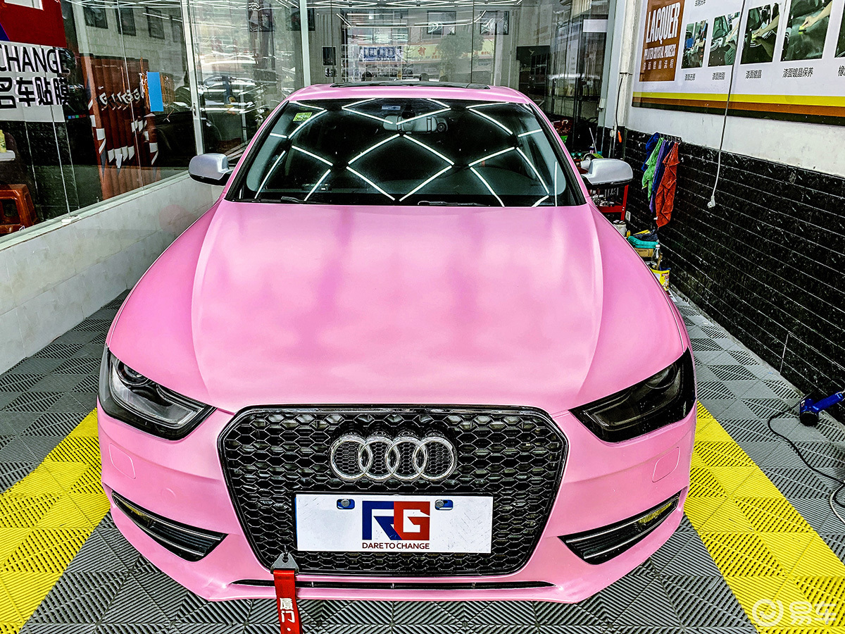 奥迪a4l贴膜