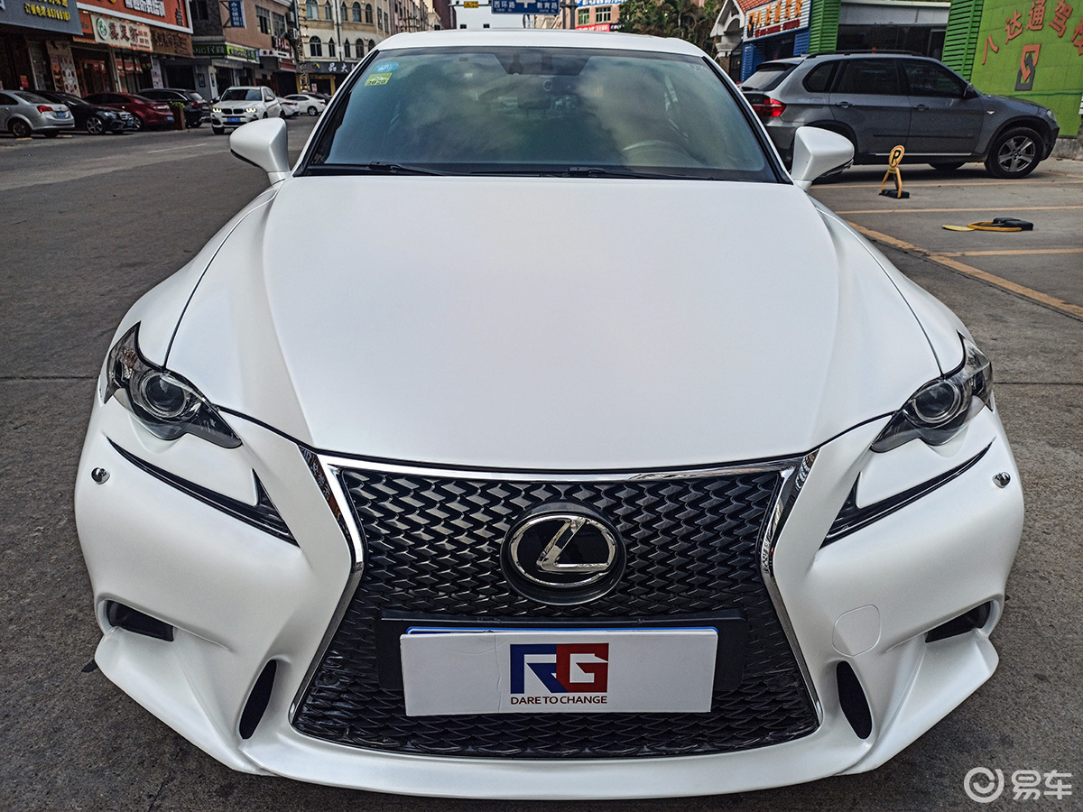 雷克萨斯is贴膜