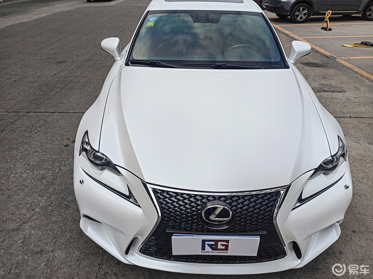 雷克萨斯is贴膜