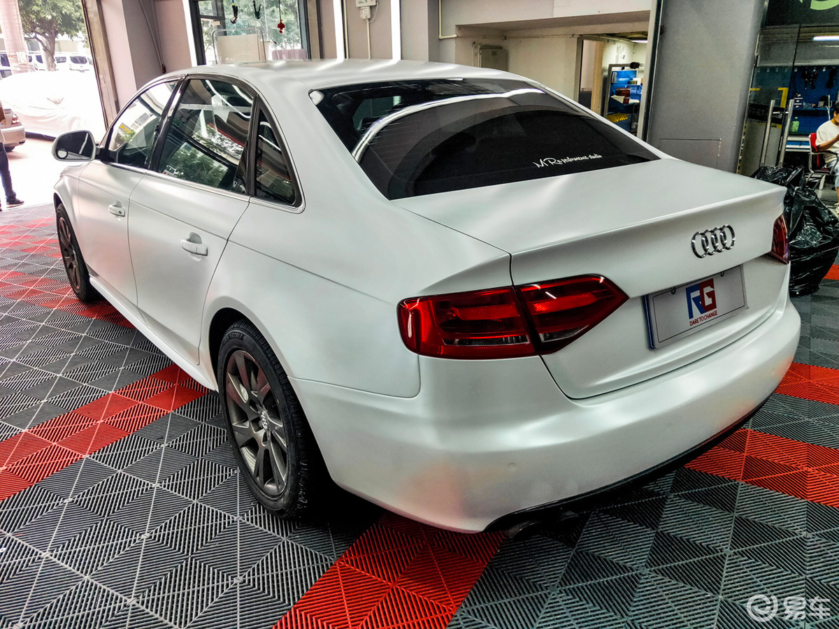 奥迪a4车身改色电光白 rg瑞集改色膜厦门湖里加盟店出品