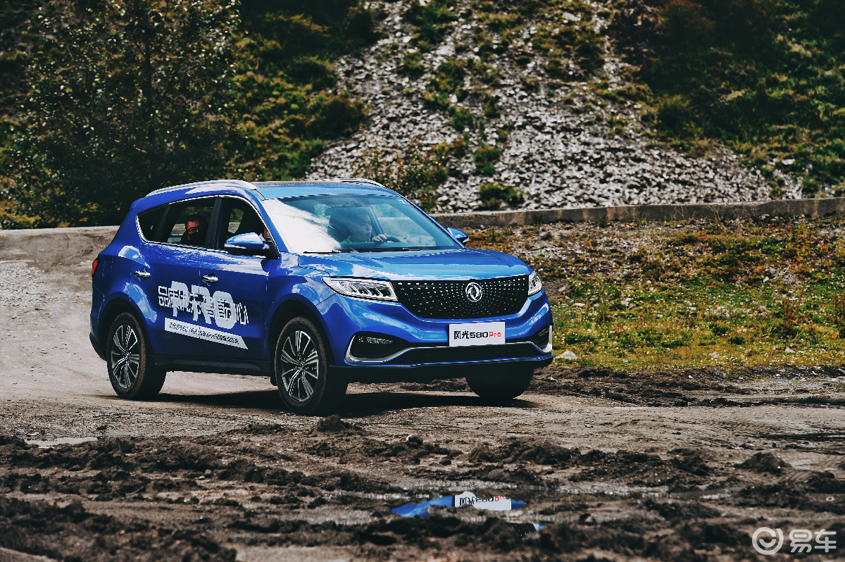 东风风光580pro,红砖金顶,牧马藏民,高远清灵_易车网