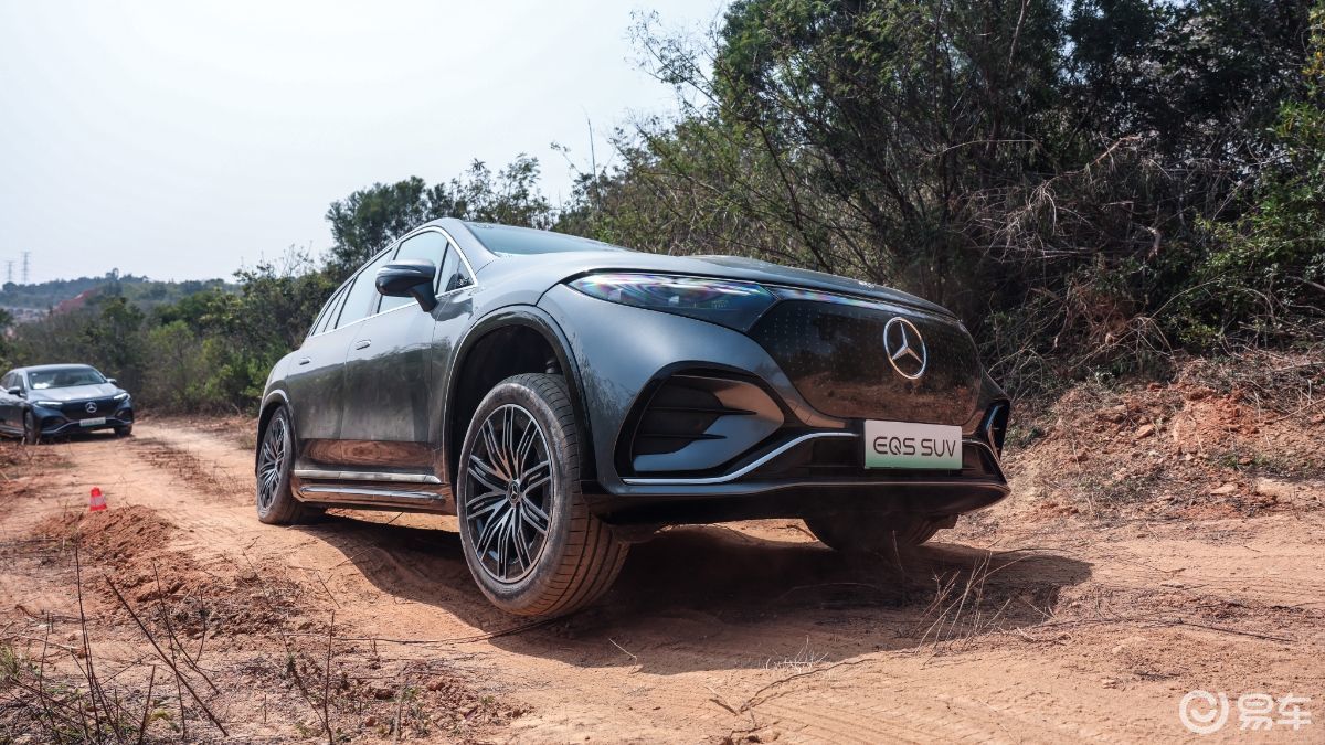 奔驰eqssuv