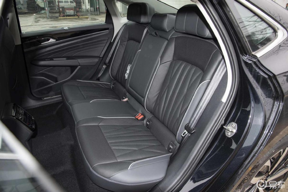 帕萨特后排-双离合-改款-易车